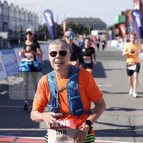 03.10.2025 - Köhlbrandbrückenlauf Jannik Wohlers http://msf.ph/oto/9078397 03.10.2025 13:17:32 Ziel 4012, 4686, 4746, 4818, 5007, 5008, 5031, 5906, 5909, 6069, 6388, 6710 meine-sportfotos.de