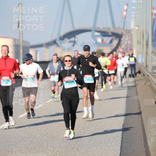 03.10.2025 - Köhlbrandbrückenlauf Jannik Wohlers http://msf.ph/oto/9078403 03.10.2025 09:45:36 Position 3 3358, 3174 meine-sportfotos.de