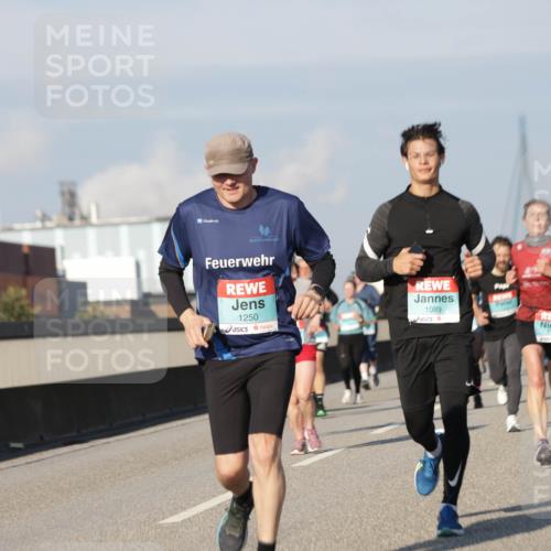 03.10.2025 - Köhlbrandbrückenlauf Jannik Wohlers http://msf.ph/oto/9078449 03.10.2025 09:52:59 Position 3 1250, 1089 meine-sportfotos.de