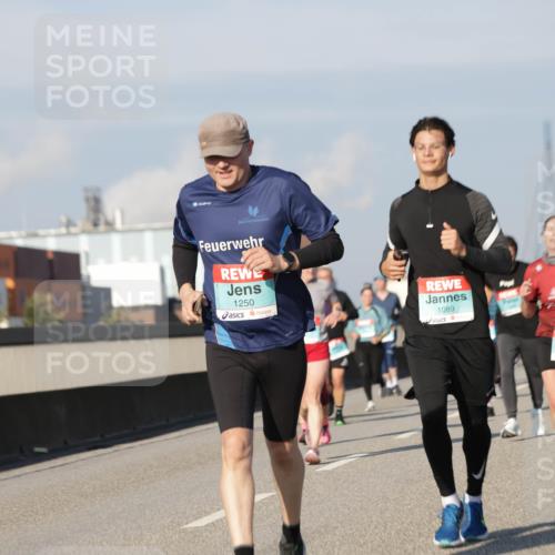 03.10.2025 - Köhlbrandbrückenlauf Jannik Wohlers http://msf.ph/oto/9078474 03.10.2025 09:52:59 Position 3 1250, 1089 meine-sportfotos.de