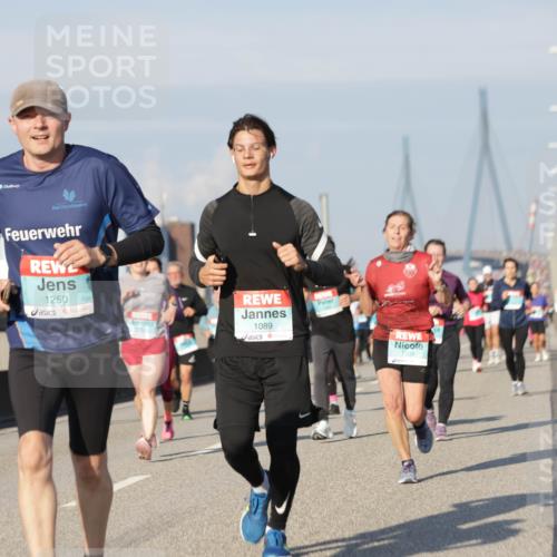 03.10.2025 - Köhlbrandbrückenlauf Jannik Wohlers http://msf.ph/oto/9078480 03.10.2025 09:53:00 Position 3 1250, 1089, 1363 meine-sportfotos.de