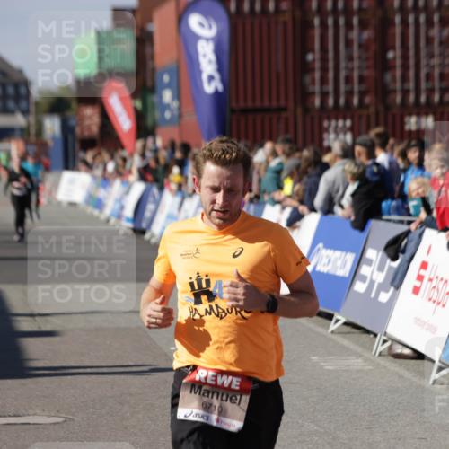 03.10.2025 - Köhlbrandbrückenlauf Jannik Wohlers http://msf.ph/oto/9078481 03.10.2025 13:17:33 Ziel 4012, 4686, 4746, 4818, 5007, 5008, 5031, 5906, 5909, 6069, 6388, 6710 meine-sportfotos.de