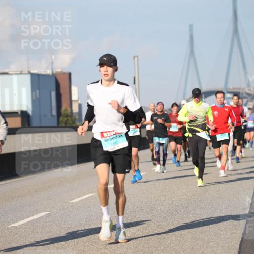 03.10.2025 - Köhlbrandbrückenlauf Jannik Wohlers http://msf.ph/oto/9078492 03.10.2025 09:45:46 Position 3 1617, 1482 meine-sportfotos.de
