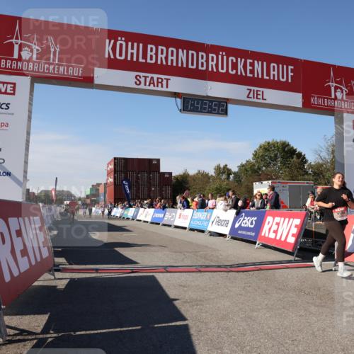 03.10.2025 - Köhlbrandbrückenlauf Lena Gebhardt http://msf.ph/oto/9078494 03.10.2025 13:43:52 Ziel 5351 meine-sportfotos.de