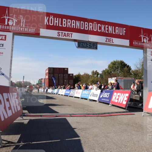 03.10.2025 - Köhlbrandbrückenlauf Lena Gebhardt http://msf.ph/oto/9078503 03.10.2025 13:43:52 Ziel 5351 meine-sportfotos.de