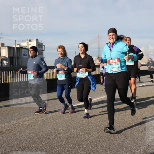 03.10.2025 - Köhlbrandbrückenlauf Lena Gebhardt http://msf.ph/oto/9078511 03.10.2025 10:03:04 Position 2 2140, 2078, 1147, 2304, 3151 meine-sportfotos.de
