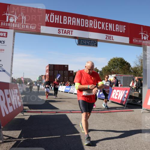 03.10.2025 - Köhlbrandbrückenlauf Lena Gebhardt http://msf.ph/oto/9078520 03.10.2025 13:44:02 Ziel 4295, 5415, 5416, 5445, 6010, 6011, 6550 meine-sportfotos.de