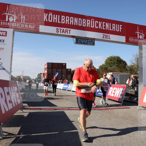 03.10.2025 - Köhlbrandbrückenlauf Lena Gebhardt http://msf.ph/oto/9078531 03.10.2025 13:44:02 Ziel 4295, 5415, 5416, 5445, 6010, 6011, 6550 meine-sportfotos.de
