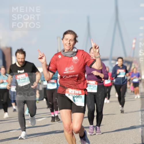 03.10.2025 - Köhlbrandbrückenlauf Jannik Wohlers http://msf.ph/oto/9078532 03.10.2025 09:53:02 Position 3 1300, 363, 2734 meine-sportfotos.de
