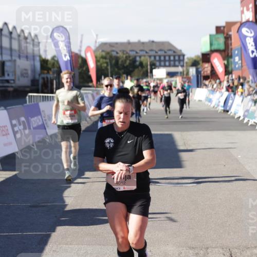 03.10.2025 - Köhlbrandbrückenlauf Jannik Wohlers http://msf.ph/oto/9078533 03.10.2025 13:17:34 Ziel 4012, 4686, 4746, 4818, 5007, 5008, 5906, 5909, 6069, 6388, 6710 meine-sportfotos.de
