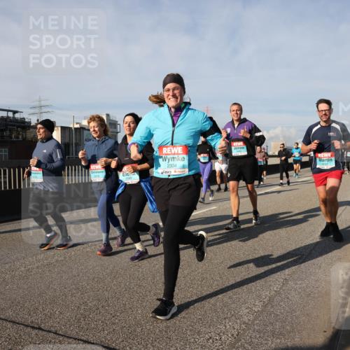 03.10.2025 - Köhlbrandbrückenlauf Lena Gebhardt http://msf.ph/oto/9078535 03.10.2025 10:03:05 Position 2 2304 meine-sportfotos.de