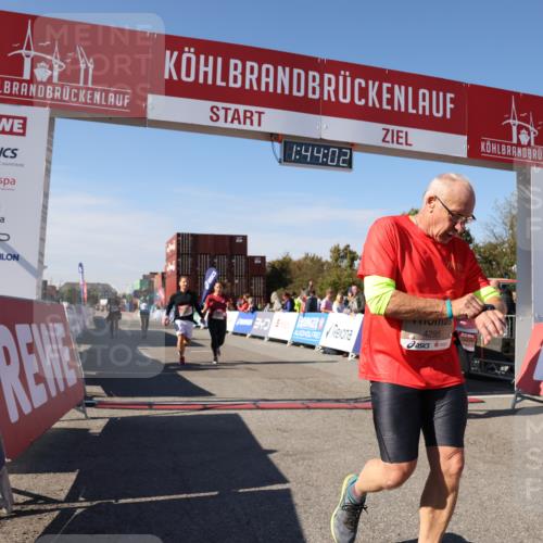 03.10.2025 - Köhlbrandbrückenlauf Lena Gebhardt http://msf.ph/oto/9078542 03.10.2025 13:44:03 Ziel 4295, 5415, 5416, 5445, 6010, 6011, 6550 meine-sportfotos.de