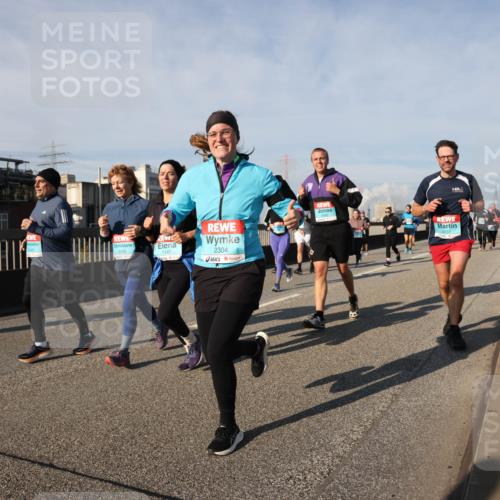 03.10.2025 - Köhlbrandbrückenlauf Lena Gebhardt http://msf.ph/oto/9078548 03.10.2025 10:03:05 Position 2 1147, 2304 meine-sportfotos.de
