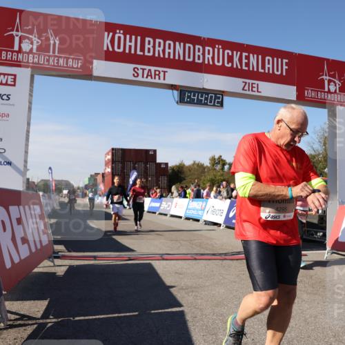 03.10.2025 - Köhlbrandbrückenlauf Lena Gebhardt http://msf.ph/oto/9078550 03.10.2025 13:44:03 Ziel 4295, 5415, 5416, 5445, 6010, 6011, 6550 meine-sportfotos.de