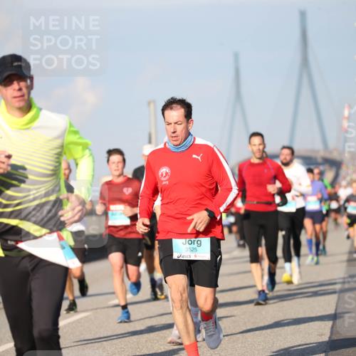 03.10.2025 - Köhlbrandbrückenlauf Jannik Wohlers http://msf.ph/oto/9078553 03.10.2025 09:45:51 Position 3 3525 meine-sportfotos.de