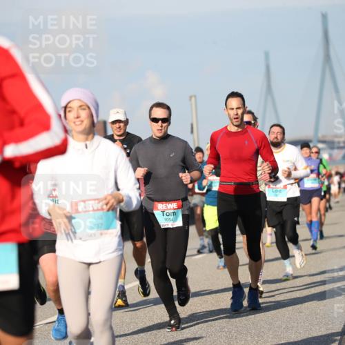 03.10.2025 - Köhlbrandbrückenlauf Jannik Wohlers http://msf.ph/oto/9078575 03.10.2025 09:45:54 Position 3 3837, 1054 meine-sportfotos.de