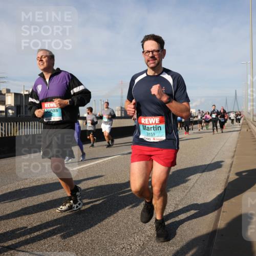 03.10.2025 - Köhlbrandbrückenlauf Lena Gebhardt http://msf.ph/oto/9078580 03.10.2025 10:03:06 Position 2 3151 meine-sportfotos.de