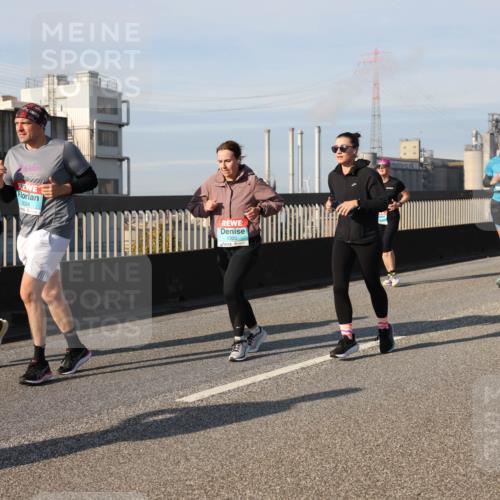03.10.2025 - Köhlbrandbrückenlauf Lena Gebhardt http://msf.ph/oto/9078612 03.10.2025 10:03:07 Position 2 3024, 1320 meine-sportfotos.de