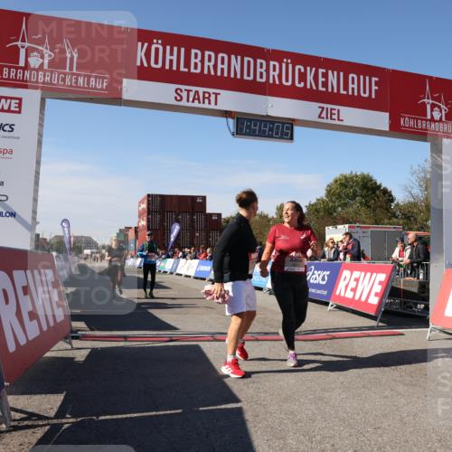 03.10.2025 - Köhlbrandbrückenlauf Lena Gebhardt http://msf.ph/oto/9078617 03.10.2025 13:44:06 Ziel 4295, 5415, 5416, 5445, 6010, 6011, 6550 meine-sportfotos.de
