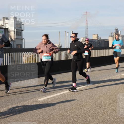 03.10.2025 - Köhlbrandbrückenlauf Lena Gebhardt http://msf.ph/oto/9078628 03.10.2025 10:03:08 Position 2 1320 meine-sportfotos.de