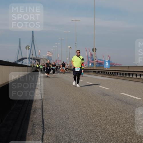 03.10.2025 - Köhlbrandbrückenlauf Fabian Wolf http://msf.ph/oto/9078642 03.10.2025 10:16:34 Position 3 3 meine-sportfotos.de