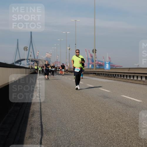 03.10.2025 - Köhlbrandbrückenlauf Fabian Wolf http://msf.ph/oto/9078652 03.10.2025 10:16:35 Position 3  meine-sportfotos.de