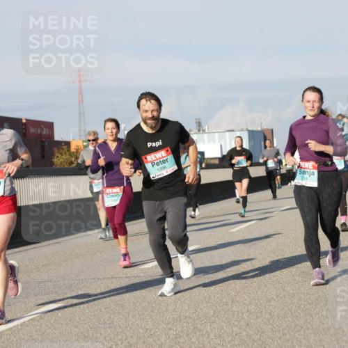 03.10.2025 - Köhlbrandbrückenlauf Jannik Wohlers http://msf.ph/oto/9078662 03.10.2025 09:53:05 Position 3 2731, 1336, 234 meine-sportfotos.de