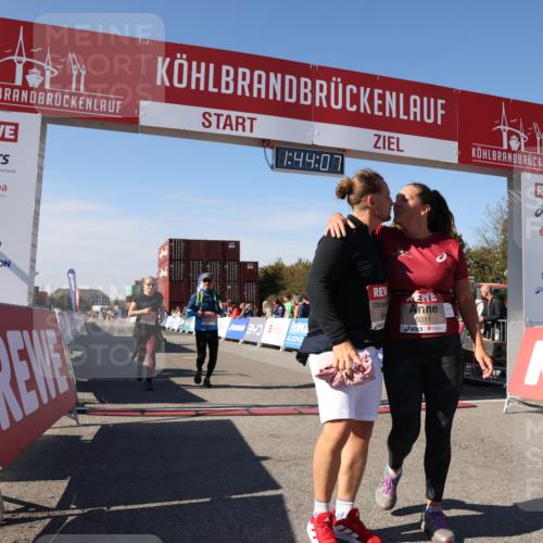 03.10.2025 - Köhlbrandbrückenlauf Lena Gebhardt http://msf.ph/oto/9078668 03.10.2025 13:44:08 Ziel 4295, 4906, 5415, 5416, 5445, 6010, 6011, 6550 meine-sportfotos.de