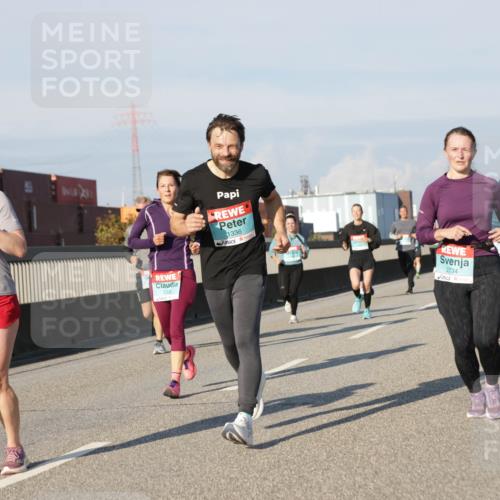 03.10.2025 - Köhlbrandbrückenlauf Jannik Wohlers http://msf.ph/oto/9078674 03.10.2025 09:53:05 Position 3 2731, 3309, 1336, 2734 meine-sportfotos.de
