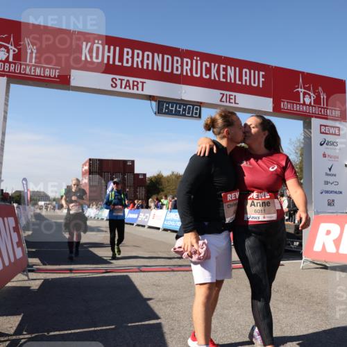 03.10.2025 - Köhlbrandbrückenlauf Lena Gebhardt http://msf.ph/oto/9078679 03.10.2025 13:44:08 Ziel 4295, 4906, 5415, 5416, 5445, 6010, 6011, 6550 meine-sportfotos.de