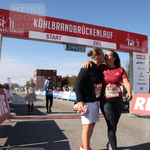 03.10.2025 - Köhlbrandbrückenlauf Lena Gebhardt http://msf.ph/oto/9078690 03.10.2025 13:44:08 Ziel 4295, 4906, 5415, 5416, 5445, 6010, 6011, 6550 meine-sportfotos.de