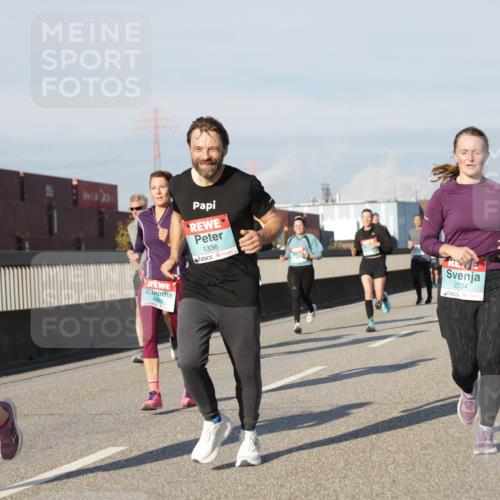 03.10.2025 - Köhlbrandbrückenlauf Jannik Wohlers http://msf.ph/oto/9078693 03.10.2025 09:53:05 Position 3 2731, 3309, 1336, 2734 meine-sportfotos.de