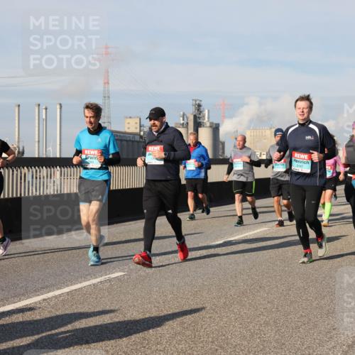 03.10.2025 - Köhlbrandbrückenlauf Lena Gebhardt http://msf.ph/oto/9078707 03.10.2025 10:03:09 Position 2 3147 meine-sportfotos.de