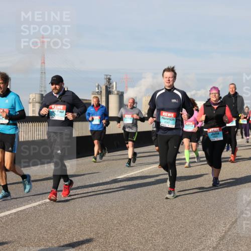03.10.2025 - Köhlbrandbrückenlauf Lena Gebhardt http://msf.ph/oto/9078712 03.10.2025 10:03:09 Position 2  meine-sportfotos.de
