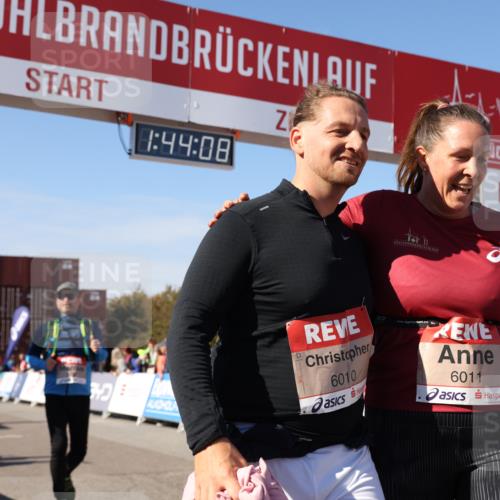03.10.2025 - Köhlbrandbrückenlauf Lena Gebhardt http://msf.ph/oto/9078718 03.10.2025 13:44:09 Ziel 4295, 4906, 5415, 5416, 5445, 6010, 6011, 6550 meine-sportfotos.de