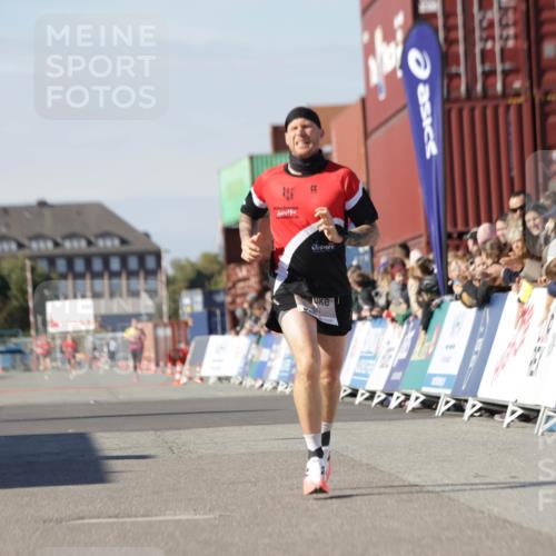 03.10.2025 - Köhlbrandbrückenlauf Jannik Wohlers http://msf.ph/oto/9078735 03.10.2025 12:49:16 Ziel 6514 meine-sportfotos.de