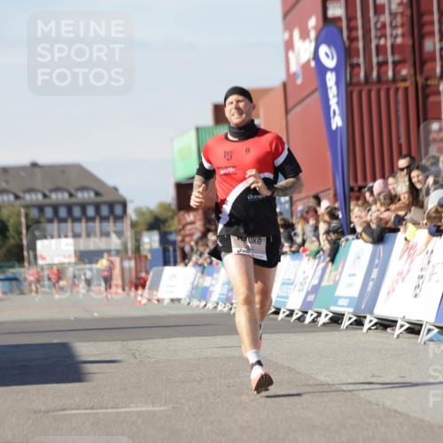 03.10.2025 - Köhlbrandbrückenlauf Jannik Wohlers http://msf.ph/oto/9078743 03.10.2025 12:49:16 Ziel 6514 meine-sportfotos.de