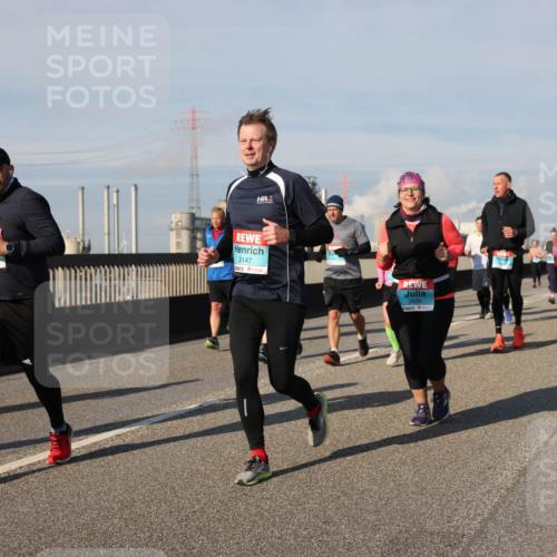 03.10.2025 - Köhlbrandbrückenlauf Lena Gebhardt http://msf.ph/oto/9078763 03.10.2025 10:03:10 Position 2 5, 3147, 2829 meine-sportfotos.de