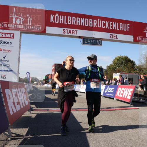 03.10.2025 - Köhlbrandbrückenlauf Lena Gebhardt http://msf.ph/oto/9078777 03.10.2025 13:44:10 Ziel 4906, 5415, 5416, 5445, 6010, 6011, 6550 meine-sportfotos.de