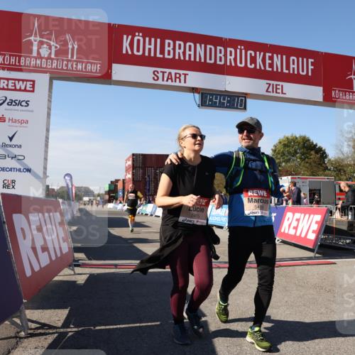 03.10.2025 - Köhlbrandbrückenlauf Lena Gebhardt http://msf.ph/oto/9078783 03.10.2025 13:44:11 Ziel 4906, 5415, 5416, 5445, 6010, 6011, 6550 meine-sportfotos.de