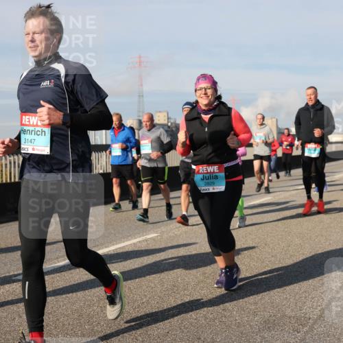 03.10.2025 - Köhlbrandbrückenlauf Lena Gebhardt http://msf.ph/oto/9078784 03.10.2025 10:03:11 Position 2 3147, 2829 meine-sportfotos.de