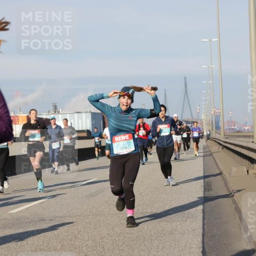 03.10.2025 - Köhlbrandbrückenlauf Jannik Wohlers http://msf.ph/oto/9078789 03.10.2025 09:53:07 Position 3 3778 meine-sportfotos.de
