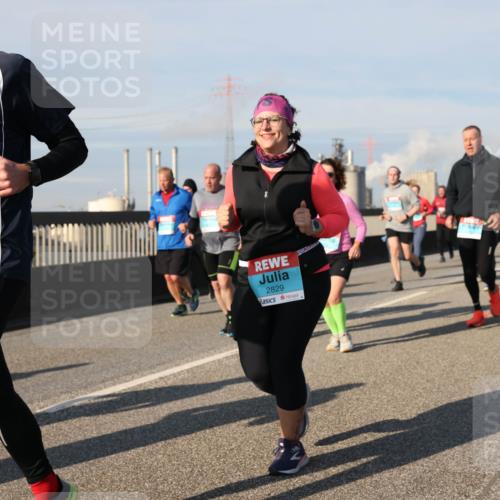 03.10.2025 - Köhlbrandbrückenlauf Lena Gebhardt http://msf.ph/oto/9078791 03.10.2025 10:03:11 Position 2 3147, 2829 meine-sportfotos.de