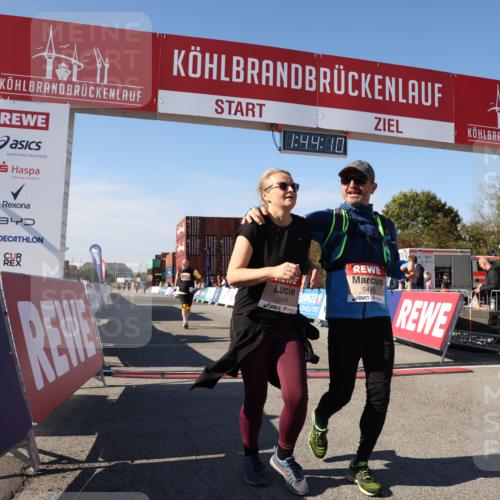03.10.2025 - Köhlbrandbrückenlauf Lena Gebhardt http://msf.ph/oto/9078792 03.10.2025 13:44:11 Ziel 4906, 5415, 5416, 5445, 6010, 6011, 6550 meine-sportfotos.de
