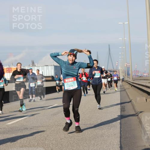 03.10.2025 - Köhlbrandbrückenlauf Jannik Wohlers http://msf.ph/oto/9078798 03.10.2025 09:53:07 Position 3 3778 meine-sportfotos.de
