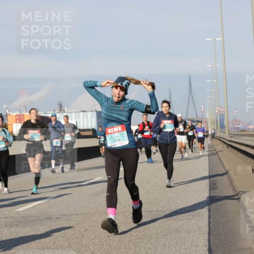 03.10.2025 - Köhlbrandbrückenlauf Jannik Wohlers http://msf.ph/oto/9078807 03.10.2025 09:53:07 Position 3 3778 meine-sportfotos.de