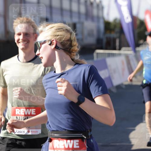 03.10.2025 - Köhlbrandbrückenlauf Jannik Wohlers http://msf.ph/oto/9078811 03.10.2025 13:17:37 Ziel 4012, 4645, 4686, 4746, 4818, 5339, 5906, 5909, 6069, 6388, 6710 meine-sportfotos.de