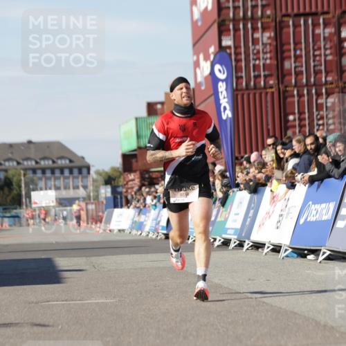 03.10.2025 - Köhlbrandbrückenlauf Jannik Wohlers http://msf.ph/oto/9078817 03.10.2025 12:49:16 Ziel 6514 meine-sportfotos.de