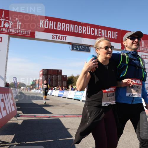 03.10.2025 - Köhlbrandbrückenlauf Lena Gebhardt http://msf.ph/oto/9078818 03.10.2025 13:44:11 Ziel 4906, 5415, 5416, 5445, 6010, 6011, 6550 meine-sportfotos.de