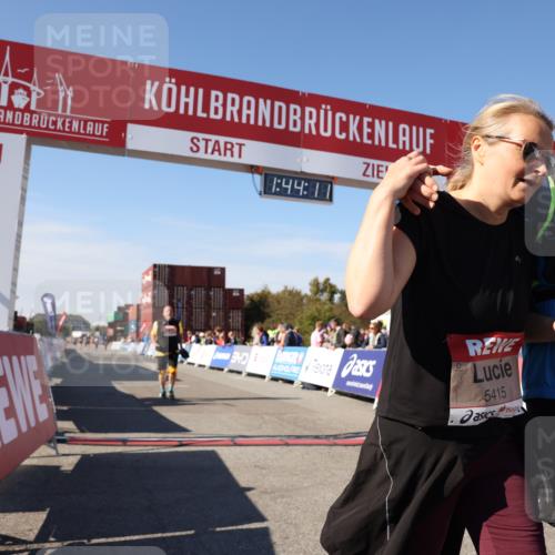 03.10.2025 - Köhlbrandbrückenlauf Lena Gebhardt http://msf.ph/oto/9078823 03.10.2025 13:44:12 Ziel 4906, 5415, 5416, 5445, 6010, 6011 meine-sportfotos.de